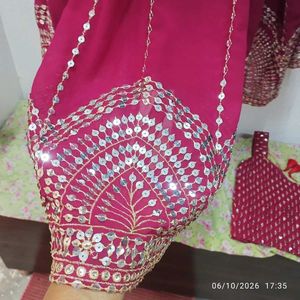 Elegant magenta Siqvenc Lehenga Set