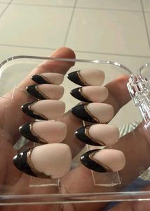 Stylish French Tip Press-On Nails