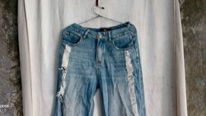 Distressed Wide Leg Jeans