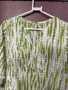 Green &amp; White Printed Kurta Set