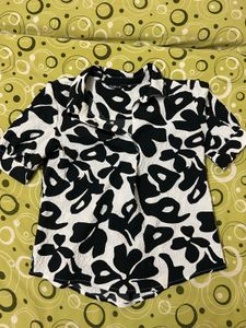 Stylish Black & White Floral Print Top