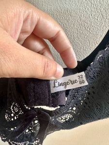 Black Lace Bra and Panty Set with free pads