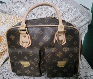 LV (fake) hand bag.