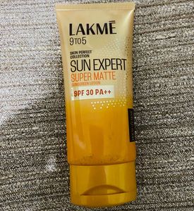 Lakme Sun Expert Super Matte Sunscreen