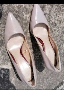 Zara Stylish Nude Pointed Toe Heels