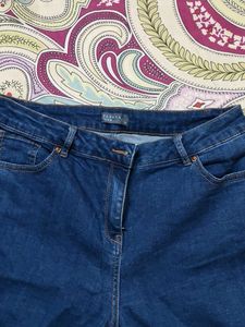Stylish Blue Denim Capris/shorts
