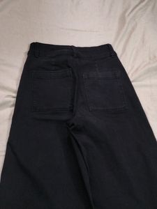 Black Wide LeggedJeans(Bershka)(EUR34)(UK02)(26)High Waist