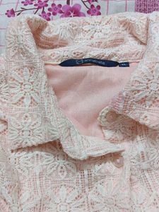 Chic Lace Sleeveless Blouse