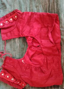 Bodyhugging Maroon Saree