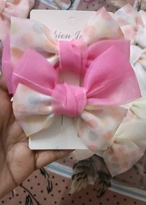 Polka Dot hair clip 😻