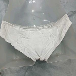 😍 Elegant White Lace Briefs