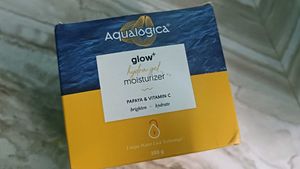 Aqualogica Glow+ Hydra Gel Moisturizer