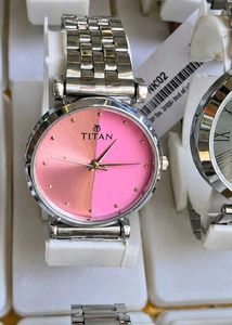 Titan Gold Watches - Elegant &amp; Timeless