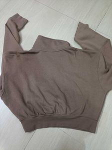 H&amp;M brown sweatshirt