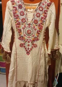Embellished Cream Kurta with Mirror Work