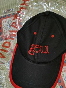 Black and Red Baseball Cap 🧢