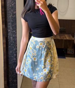 Daisy Print Mini Skirt