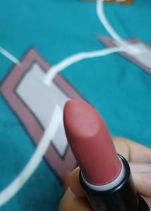 nude lipstick