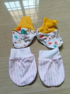 Baby Hats Mittens &amp; Socks Set