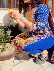 Vibrant Blue & Yellow Paisley Print Kurta Set
