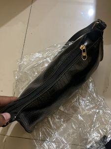 Chic Black Croc Embossed Shoulder Bag