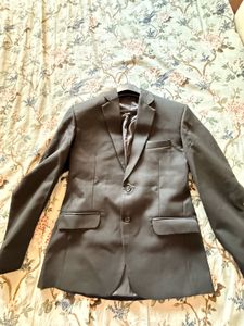 Classic Black Blazer - Stylish &amp; Versatile