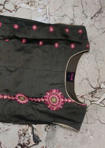 Elegant Grey Kurta Set with Pink Embroidery