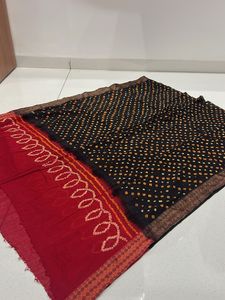 Black & Red Bandhani dupatta 🧣
