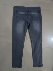 Gray High-Waisted Jeans