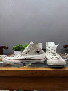 converse white sneaker