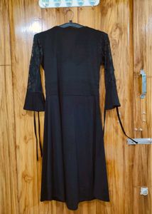 Elegant Black Lace Sleeve Dress
