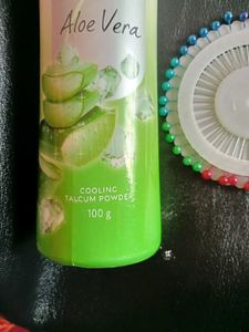 Combo - POND'S powder + Sewing pins.