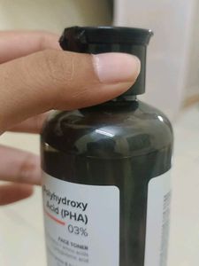 Minimalist Polyhydroxy Acid Face Toner