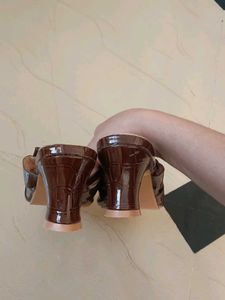 Chic Brown Croc Bow Mule Heels