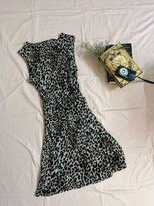 Chic Leopard Print Ruched Dress