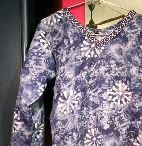 Stylish Blue &amp; White Batik Kurta