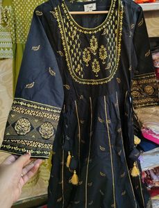 Elegant Black &amp; Gold Ethnic anarkali