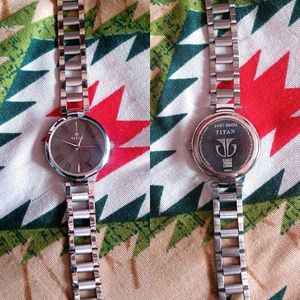 Titan Youth Analog Black Dial Women's Watch🩶