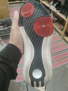 Adidas Harden volume 8
