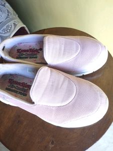 CASUAL SHOES
