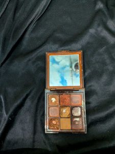 eyeshadow palette,