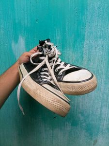 Classic Black High-Top Sneakers for Unisex