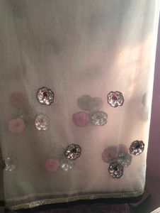 Embellished saree with Floral Motifs