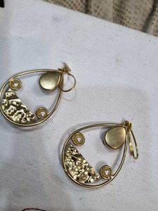 Gold Tone Black Stone Pearl Earrings