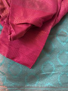 Elegant Teal &amp; Pink Patterned Saree
