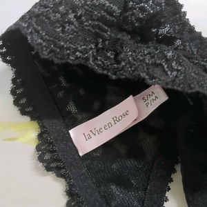 (851)Black Lace Garter Belt + Stockings