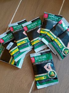 Streax Insta Shampoo Hair Colour Pack Of 8