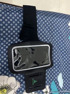 Mobile Holder For Wrist