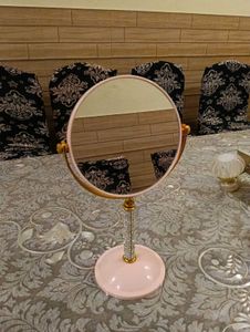 Tabletop Makeup Mirror With Free Gift 🎁