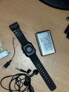Smartwatch &amp; MP3 Player Bundle
